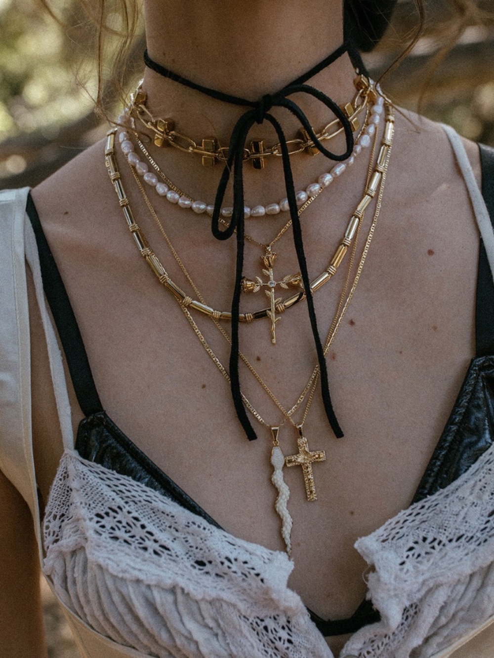 Child of Wild Rosa Sacra Necklace Gold cross rose flower pendant necklace gold - Picture 9 of 16